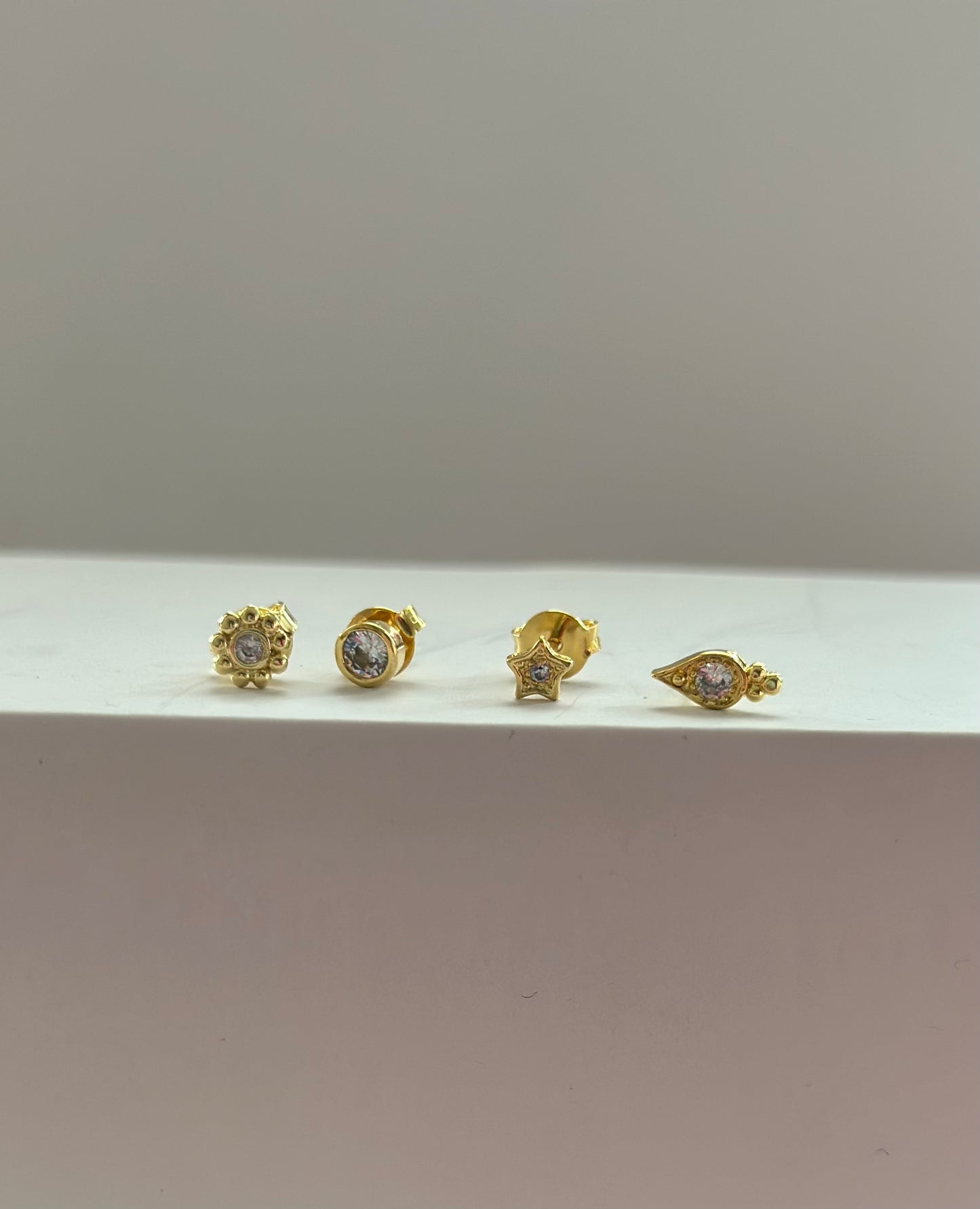 Aros estrellitas & circón