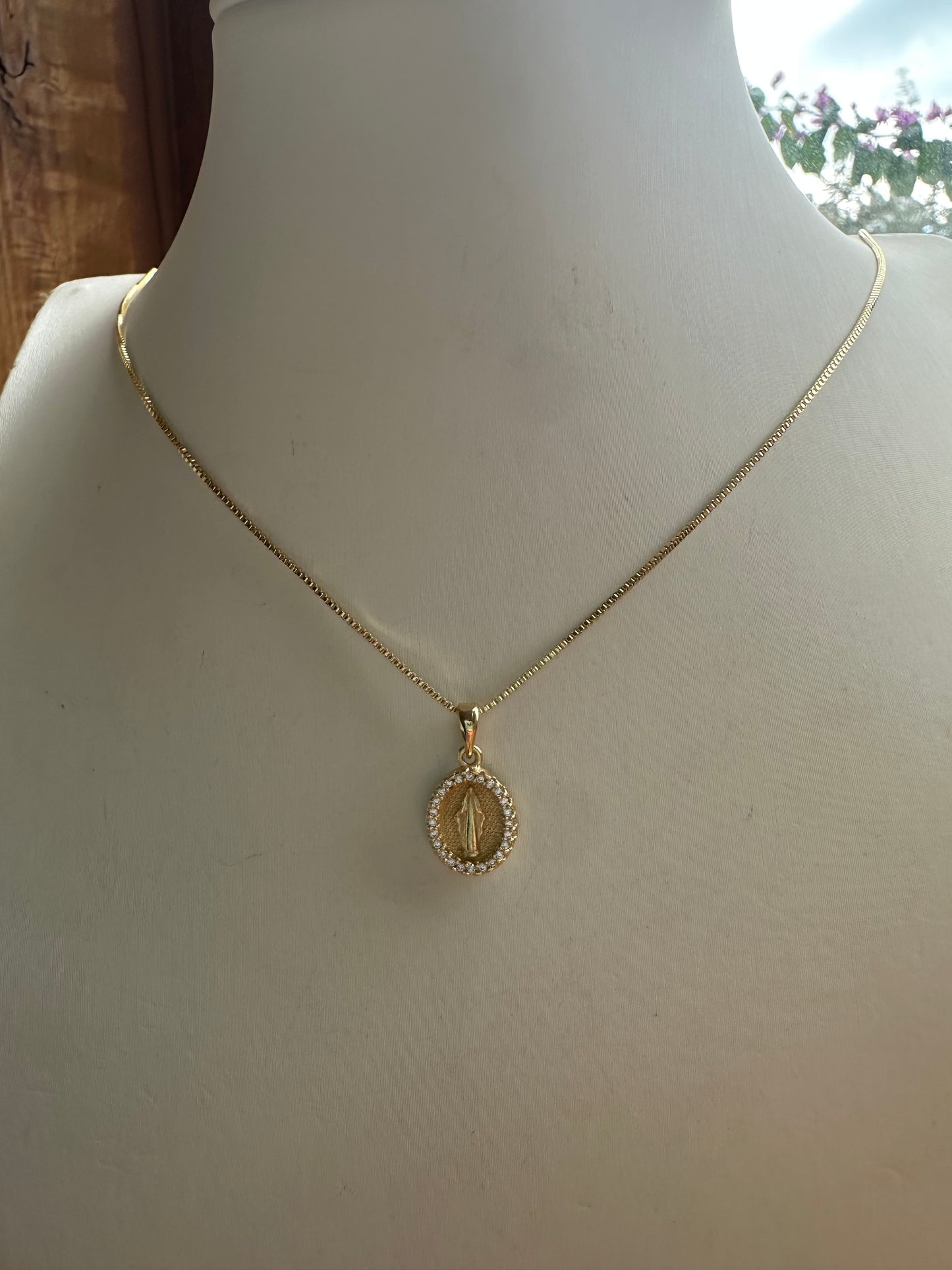 Collar Virgen de los Rayos
