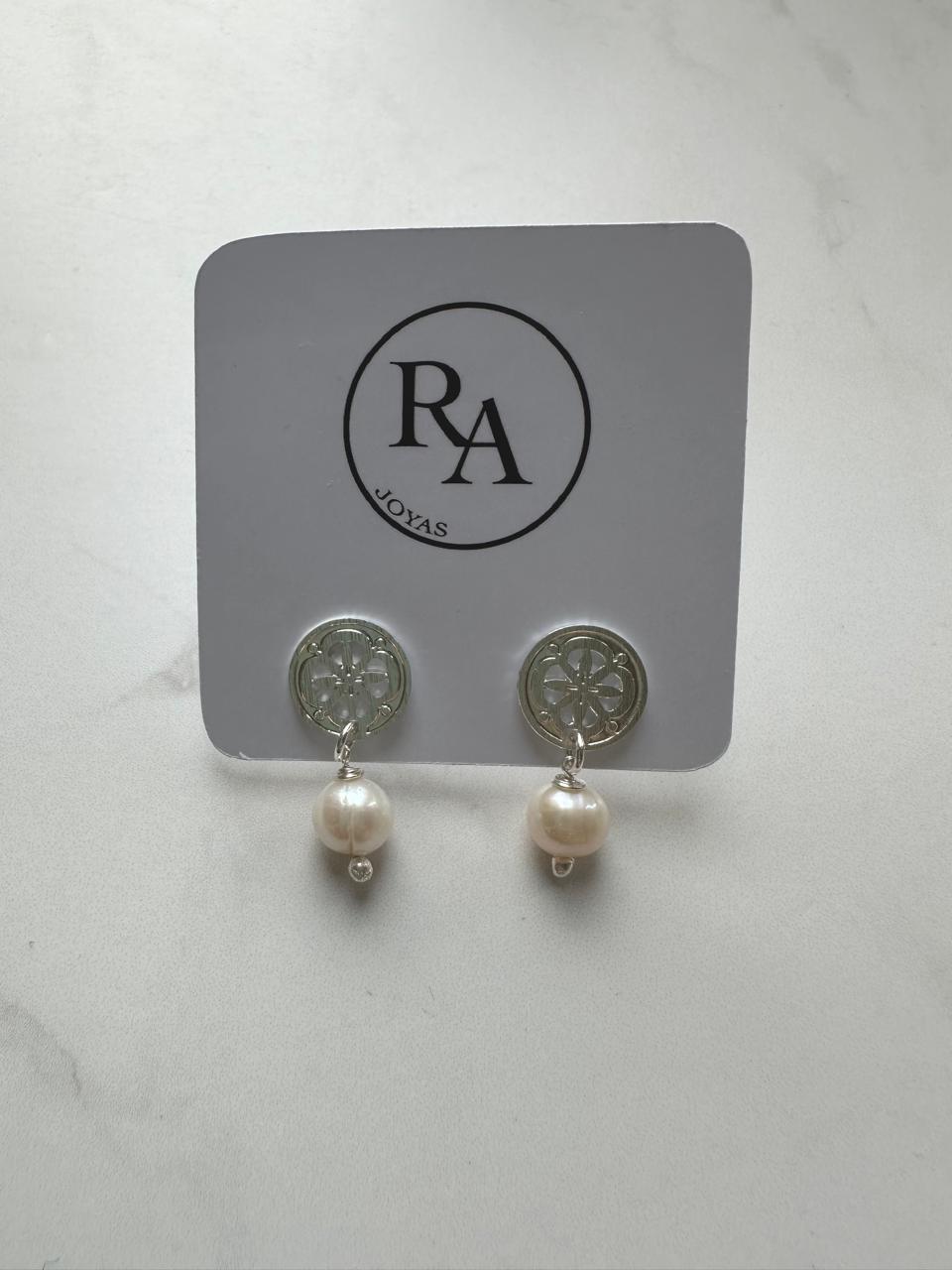 Aros mandala con perlas de rio