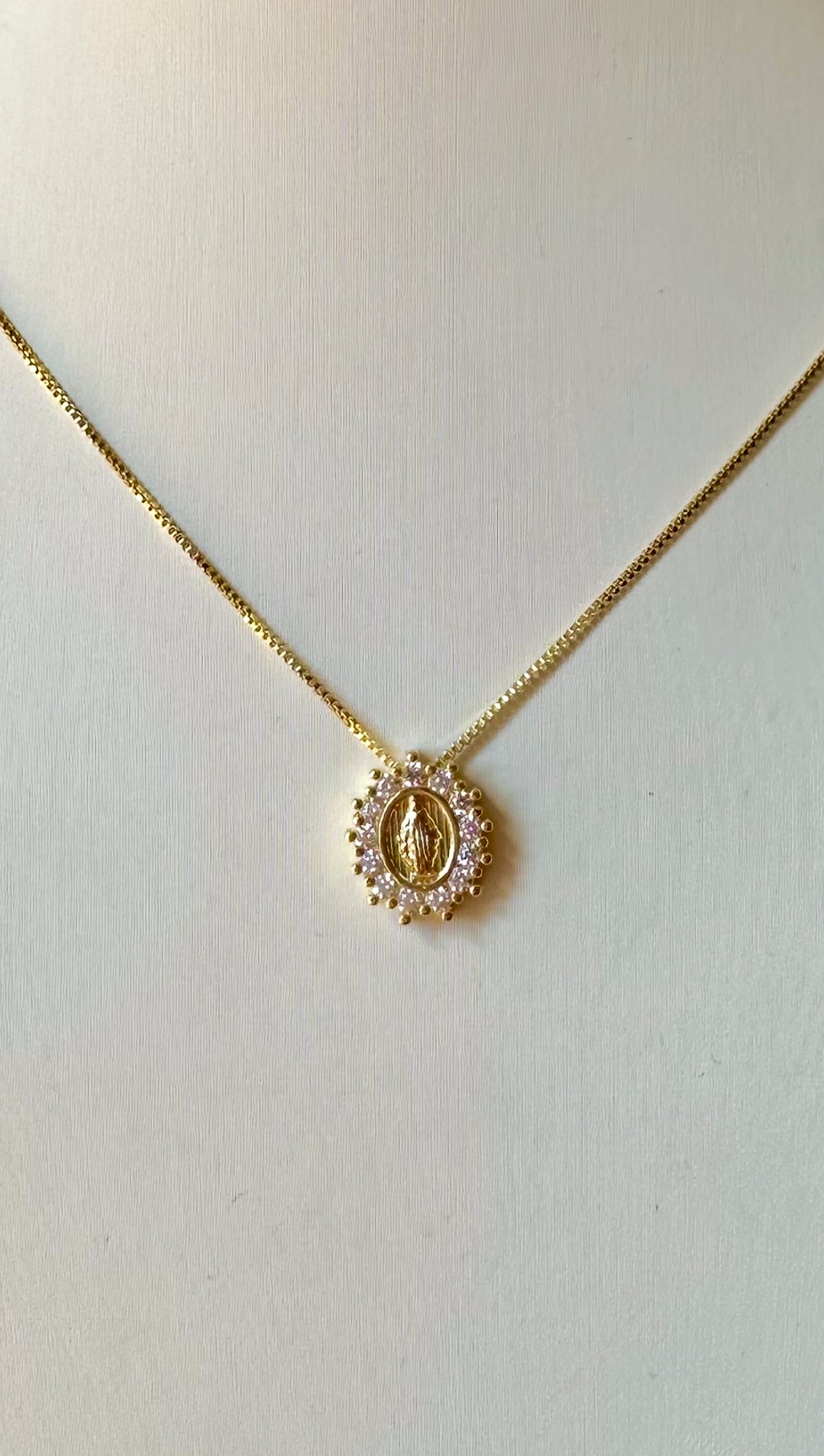 Collar Virgen de los Rayos