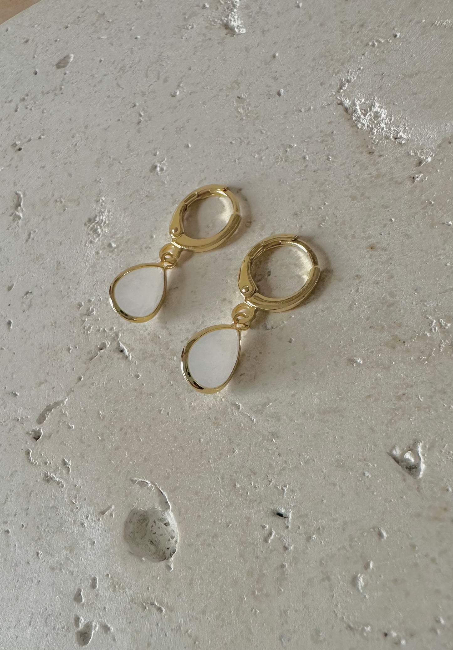 Argollas cristales blancos