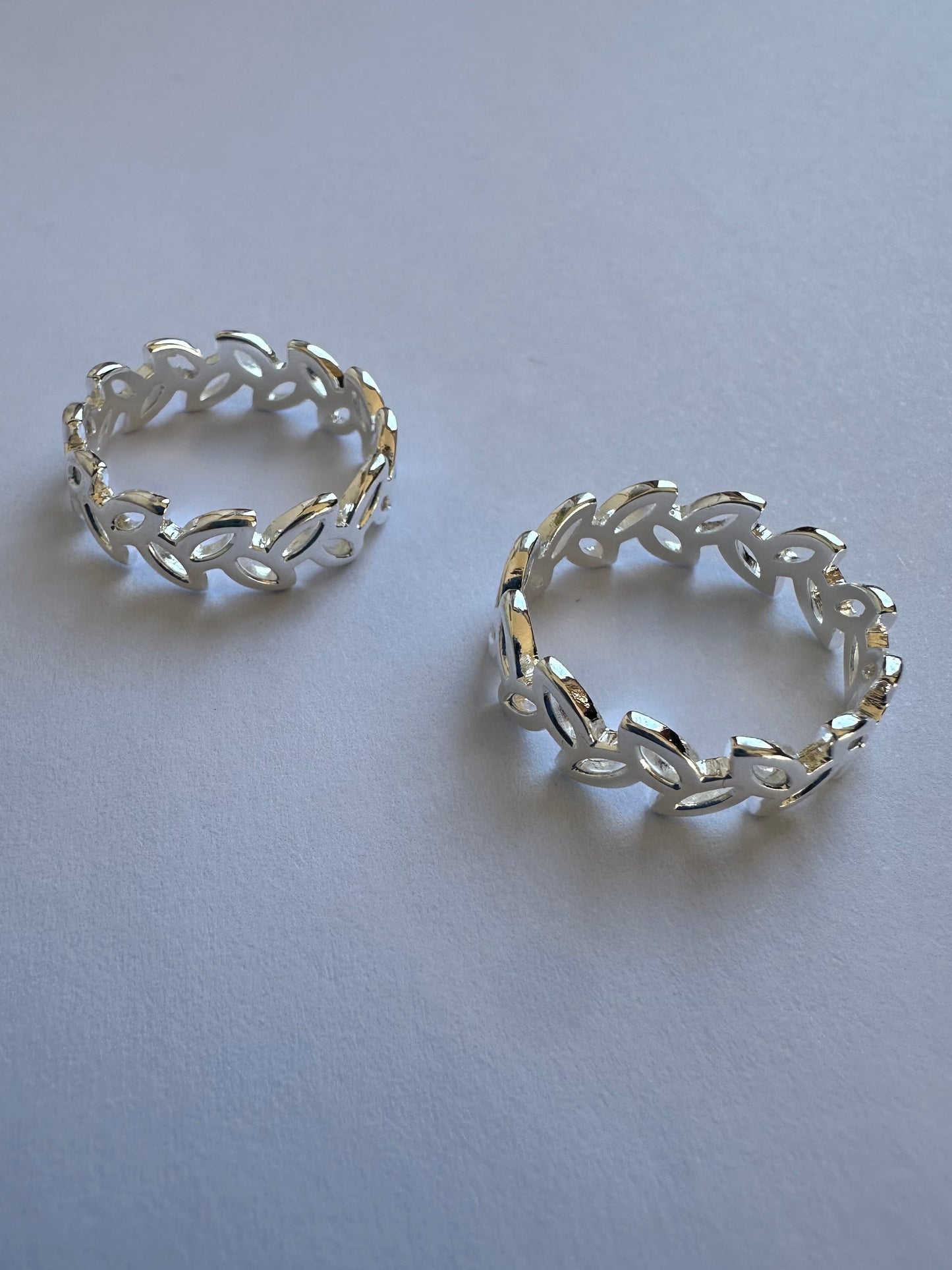 Anillo hojas
