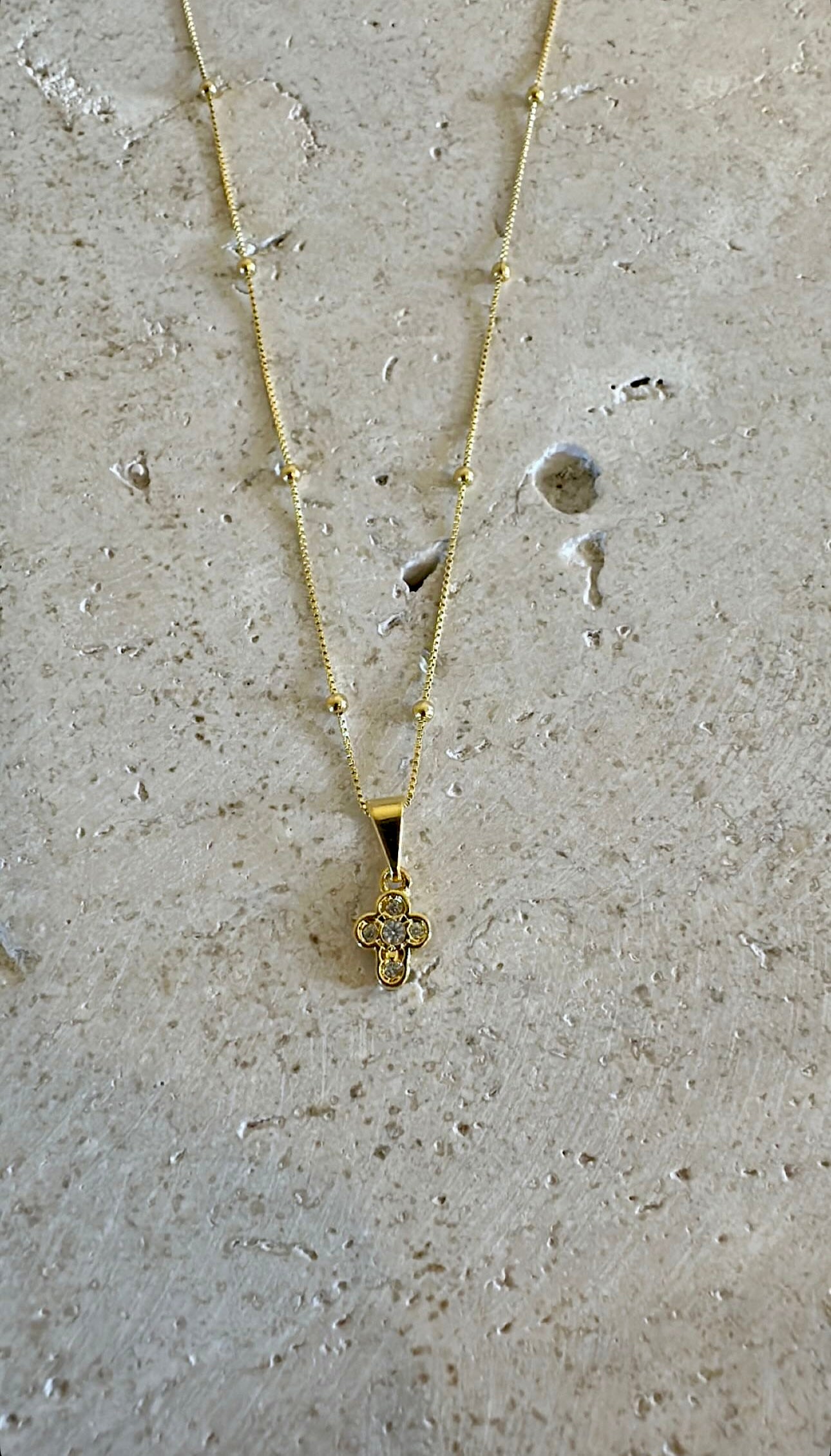 Collar Cruz redonda