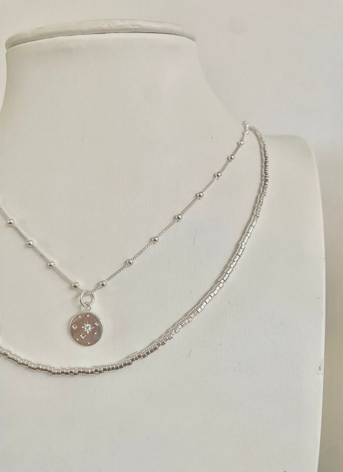 Collar mostacillas