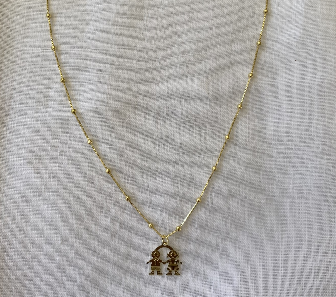 Collar Hermanos