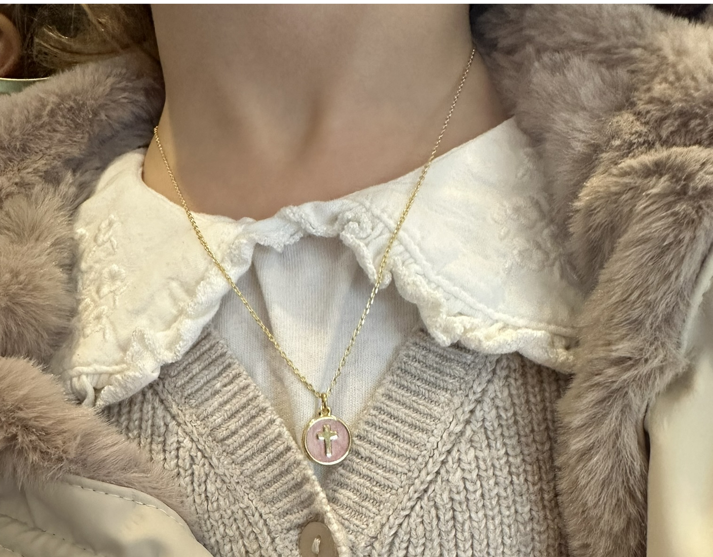 Collar Cruz resina