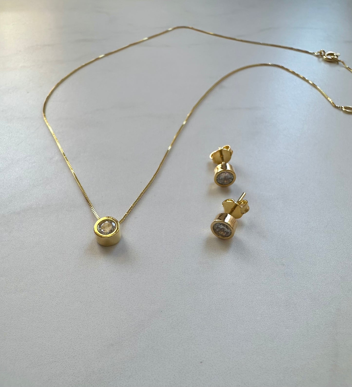 Collar y conjunto punto de luz