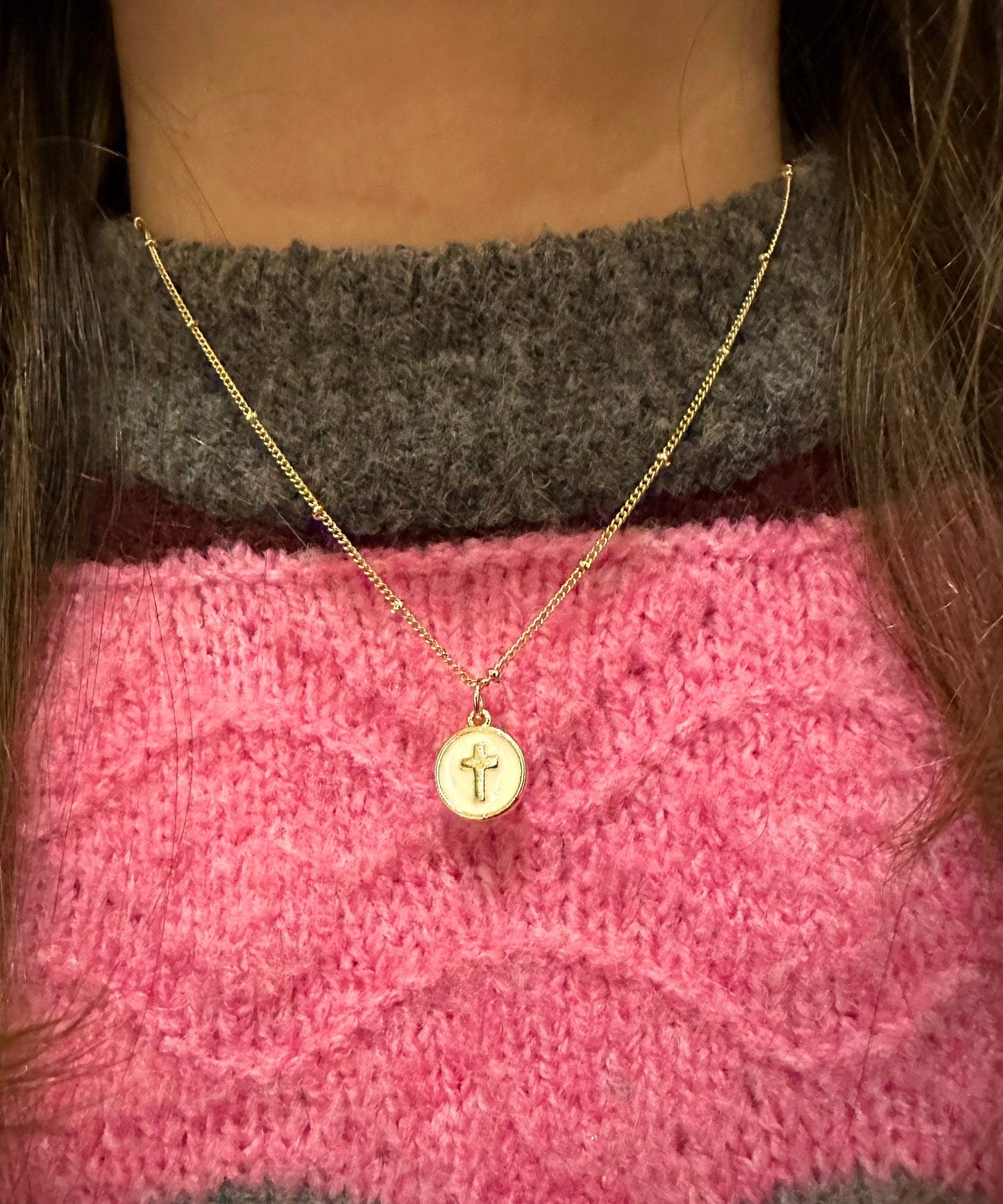 Collar Cruz resina