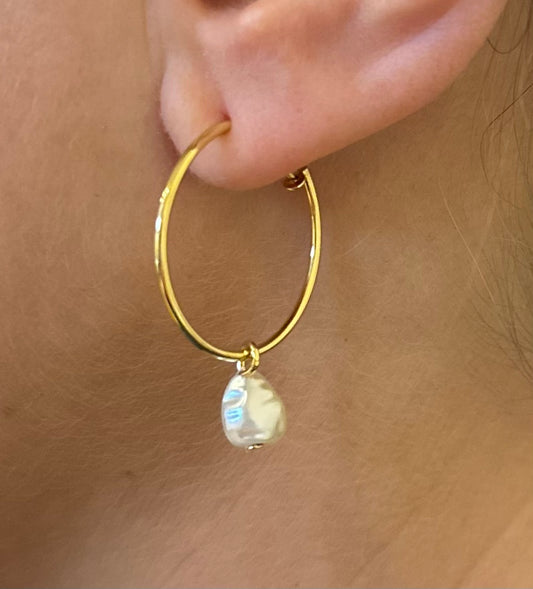 Argollas lisas & perla barroca