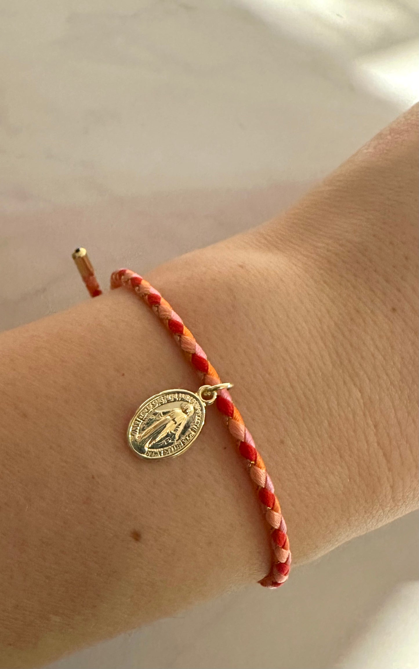 Pulsera colores & Virgen de los Milagros
