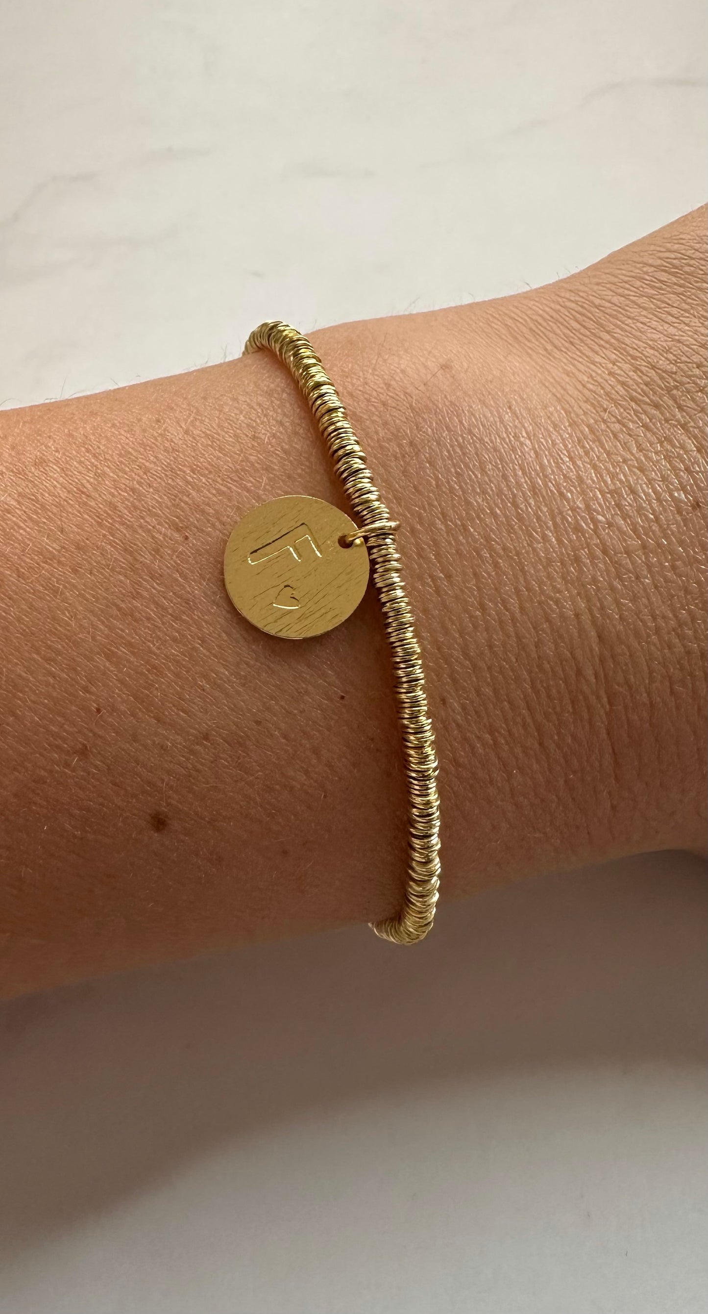 Pulsera inicial argollitas