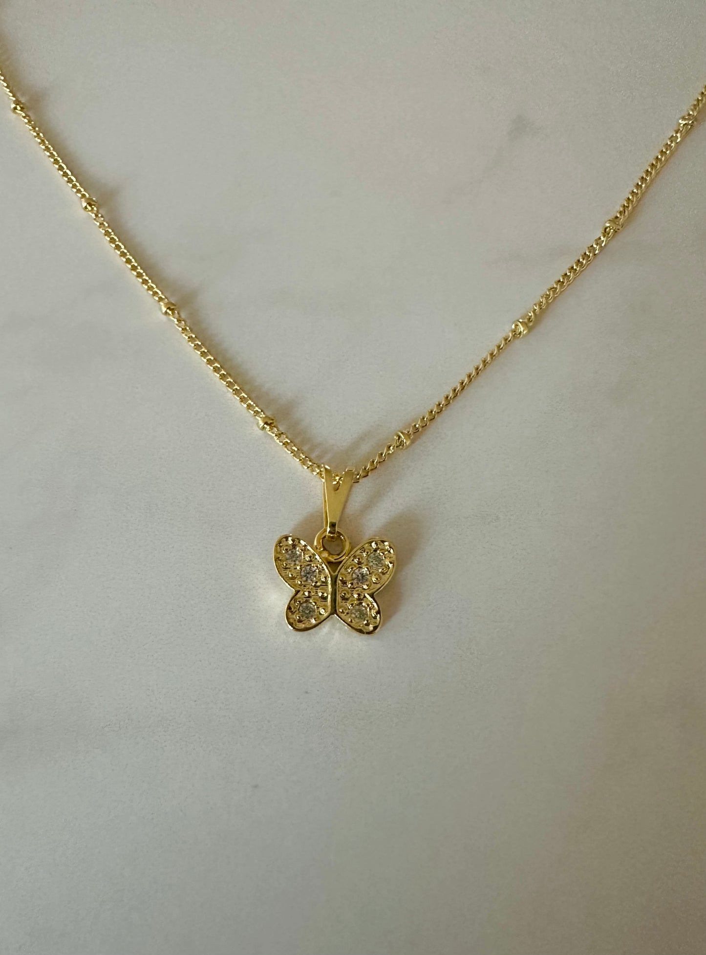 Collar mariposa circones