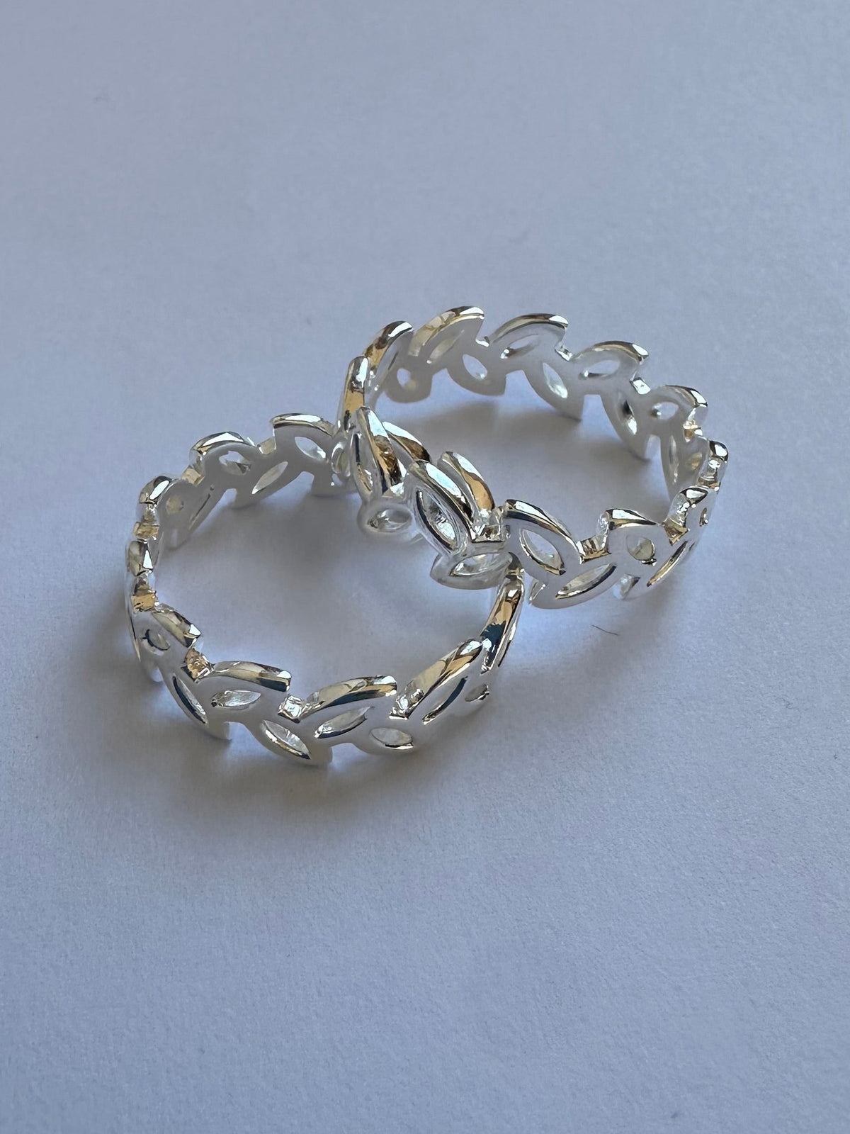 Anillo hojas