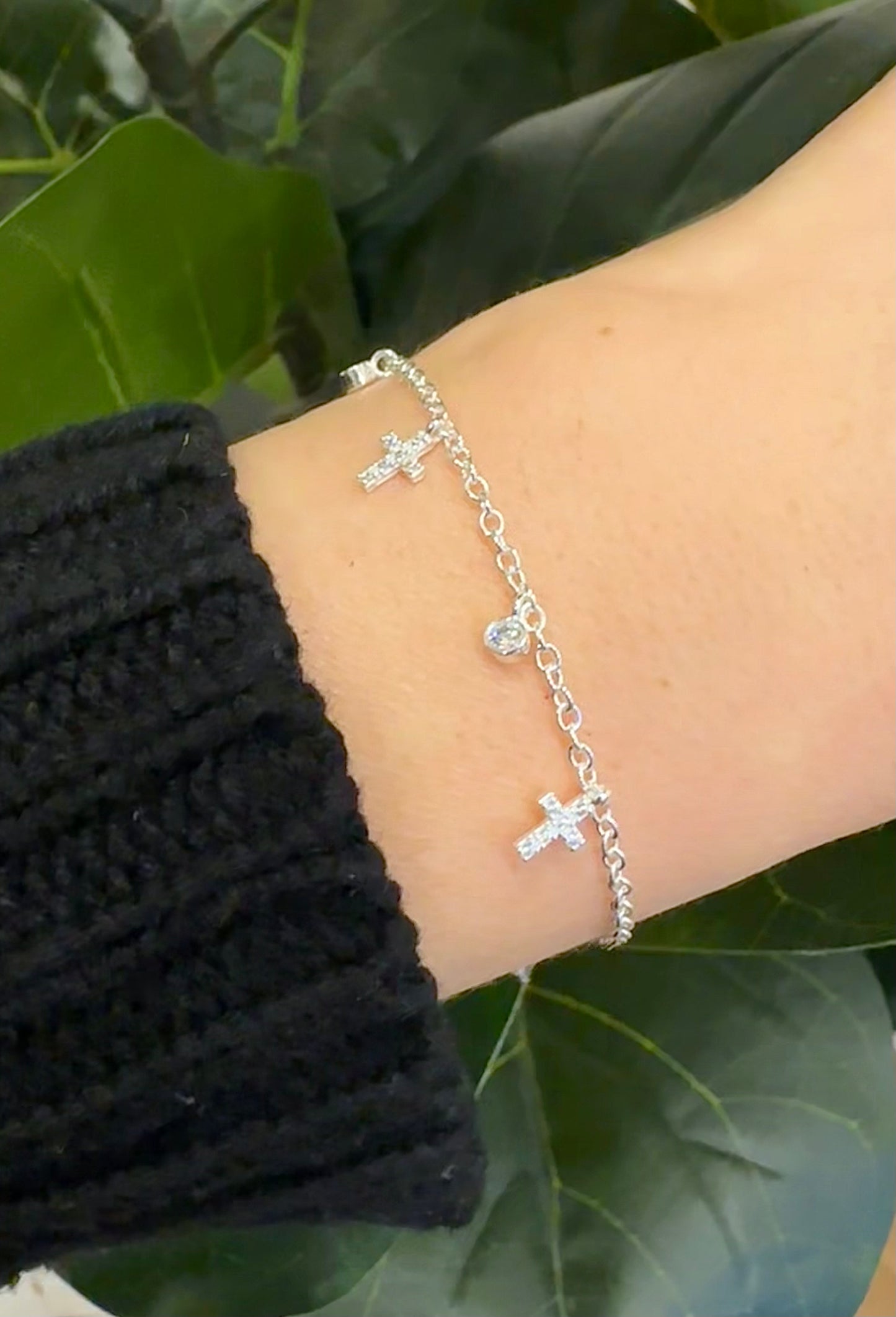 Pulsera cruces y puntos de luz
