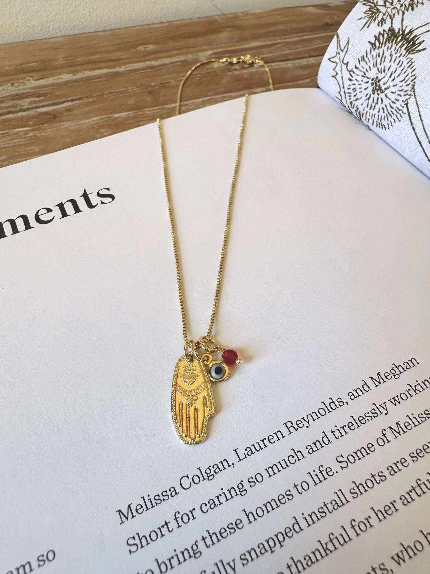 Collar amuletos